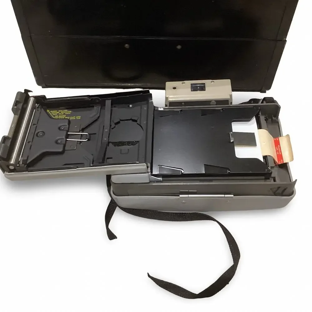 Vintage Polaroid Automatic 320 Land Camera